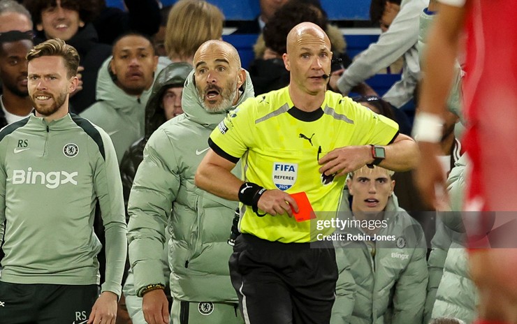 Chelsea nhận nhiều thẻ đỏ, HLV Maresca đau đầu vì đội bóng thiếu kỷ luật