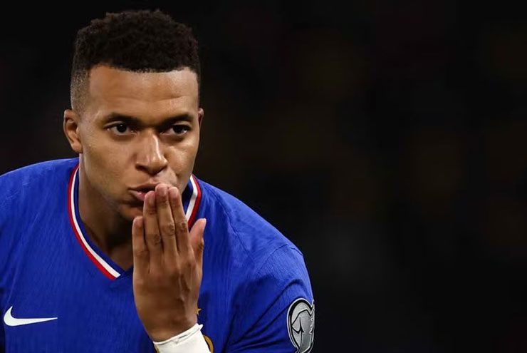 Mbappe chạm mốc 400 bàn, sắp san bằng kỷ lục của huyền thoại ĐT Pháp