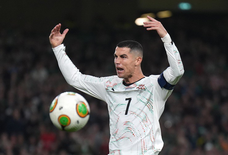 Bồ Đào Nha "chạy án" thẻ đỏ của Ronaldo, khi nào FIFA công bố án phạt?