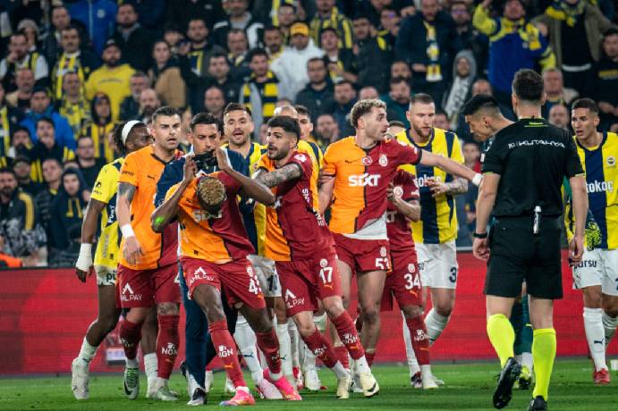Soi kèo góc Fenerbahce vs Galatasaray, 00h00 ngày 2/12