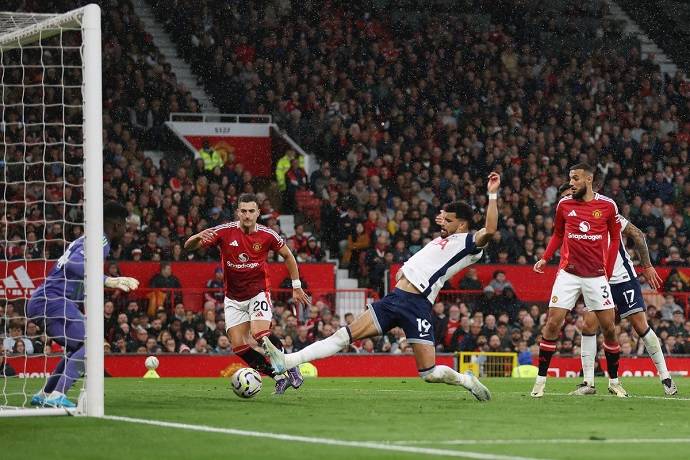 Siêu máy tính dự đoán Tottenham vs MU, 23h30 ngày 16/2