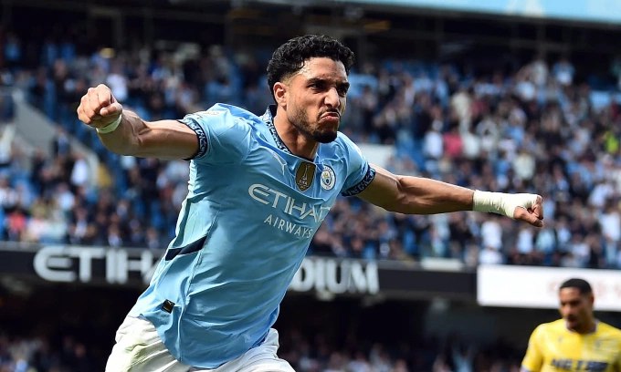 Man City thắng ngược dù bị dẫn hai bàn
