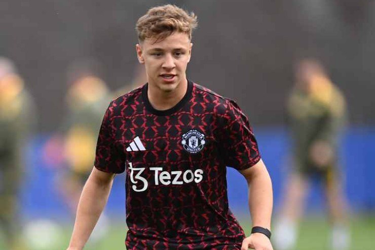 Dàn sao trẻ sáng giá nhất MU: 3 anh em nhà Ibragimov mơ ra mắt cùng con trai Rooney
