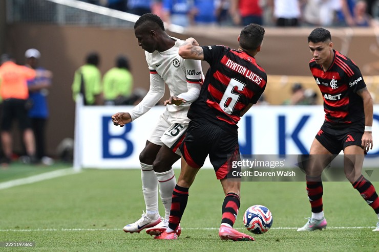 Jackson vào sân 4 phút đã bị đuổi, Chelsea sụp đổ vì "khoảnh khắc mất trí"