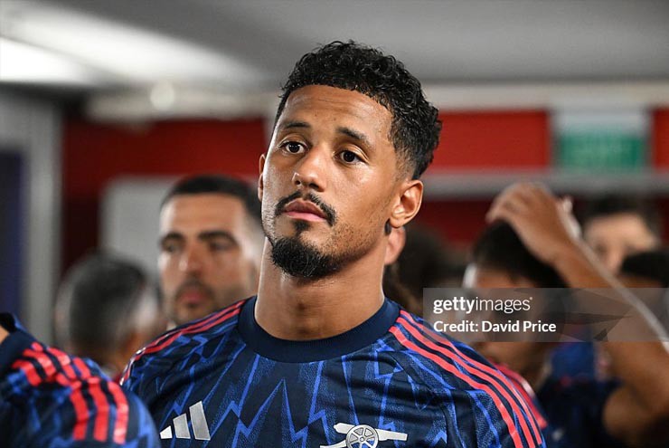 Real khiến Arsenal khó cưỡng: Chiêu dụ Saliba bằng "tiền tấn" cộng Guler & Asencio