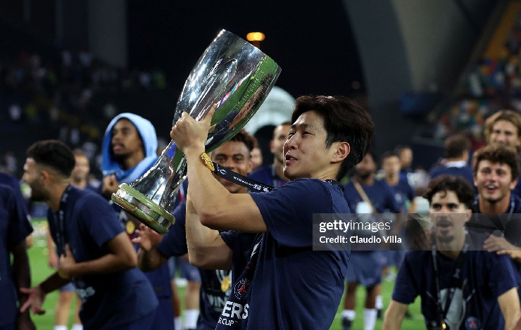 Arsenal - MU đối đầu ở "phiên chợ hè", quyết giành sao Hàn Quốc Lee Kang In