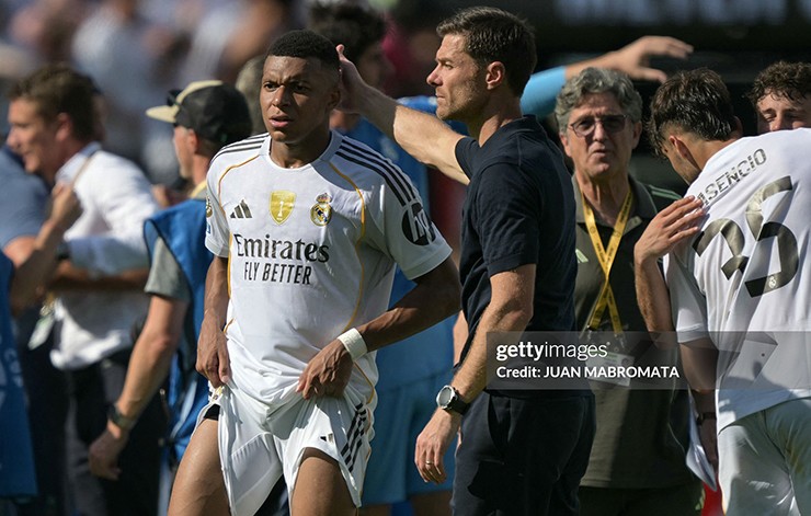 La Liga chưa đá đã nóng: Phe Real Madrid tố bị "chèn ép", gọi giải đấu là trò bịp