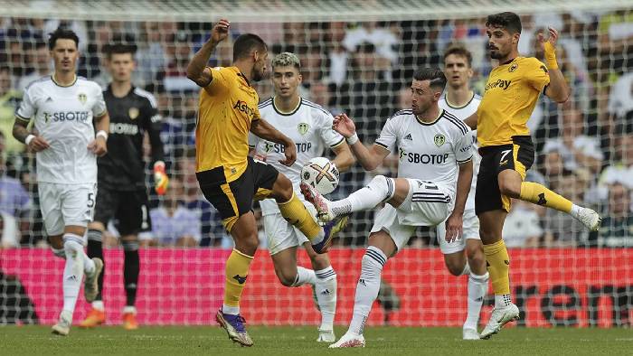Soi kèo góc Wolverhampton vs Leeds United, 21h00 ngày 20/9