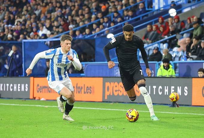 Nhận định, soi kèo Lincoln vs Huddersfield, 22h00 ngày 1/1: Cống hiến