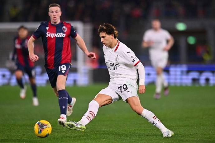 Siêu máy tính dự đoán Bologna vs AC Milan, 2h45 ngày 4/2