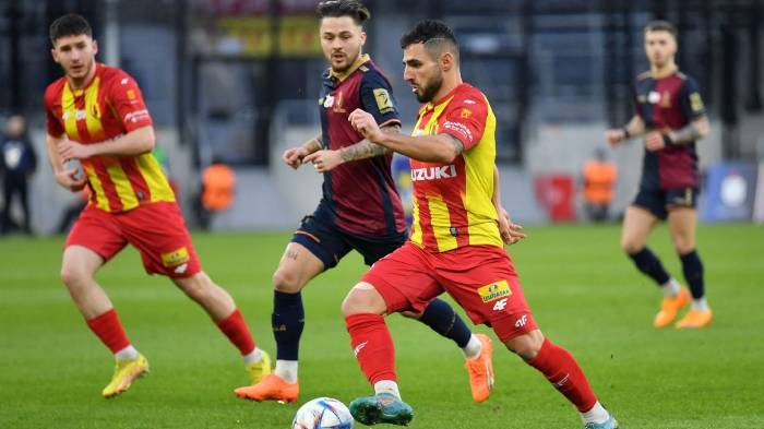 Soi kèo góc Pogon Szczecin vs Korona Kielce, 1h00 ngày 17/03