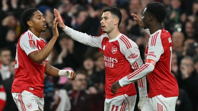Arsenal vẫn rộng cửa vô địch Premier League dù thua Man City