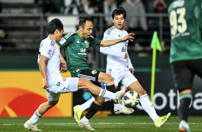 Nhận định, soi kèo Jeonbuk Hyundai Motors vs Ulsan HD, 12h00 ngày 4/4: Điểm tựa sân nhà