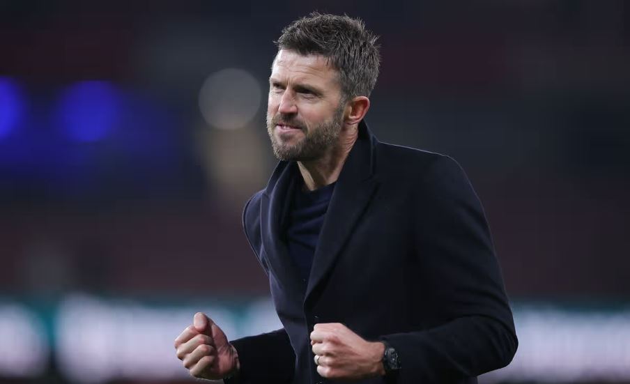 Carrick tìm thấy phương án vá tuyến giữa cho MU nhờ trò cũ