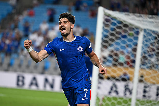 Arsenal có thể tiếp tục "rút ruột" Chelsea với 3 tân binh mùa hè