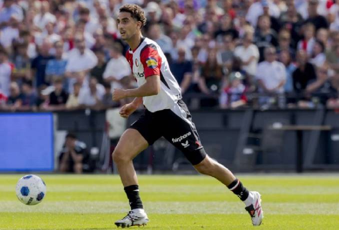 Kèo thẻ phạt Sparta Rotterdam vs Feyenoord 17h15 ngày 09/08: Hạn chế va chạm